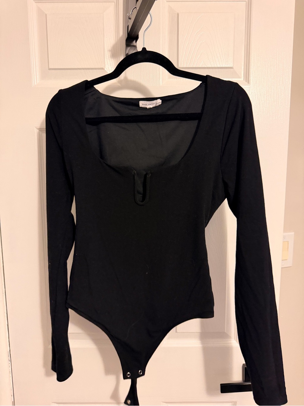 Good American Black Long-Sleeve Scoop Bodysuit with Snap Closure